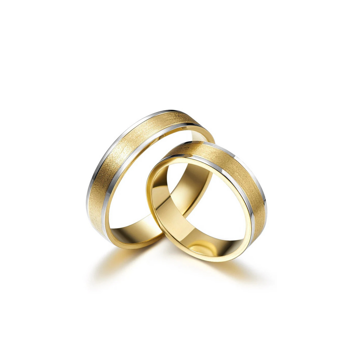 Złote obrączki z białymi brzegami