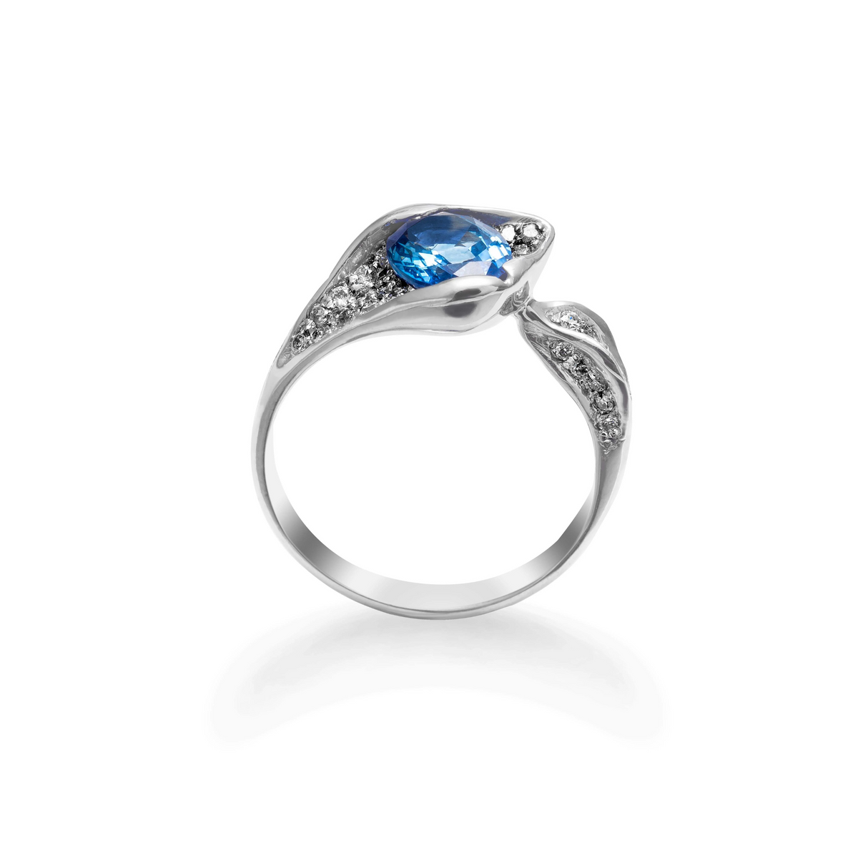 Kropla rosy - złoty pierścionek z szafirem