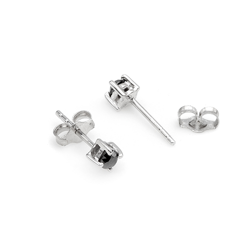 Delikatne kolczyki z czarnymi diamentami o masie 0,40 ct na sztyfcie.