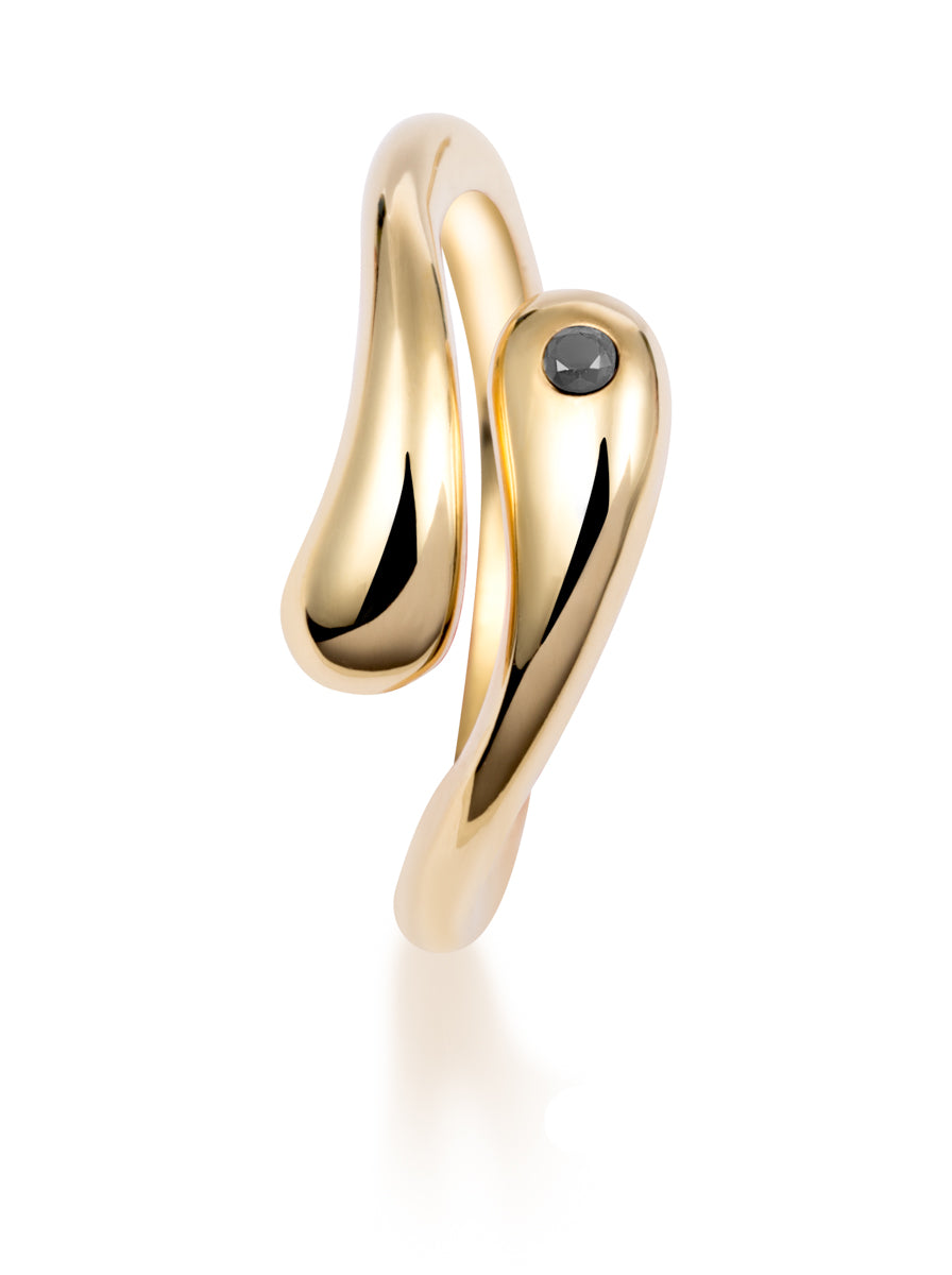 Diamentowa awangarda- pozłacany pierścionek z czarnym diamentem