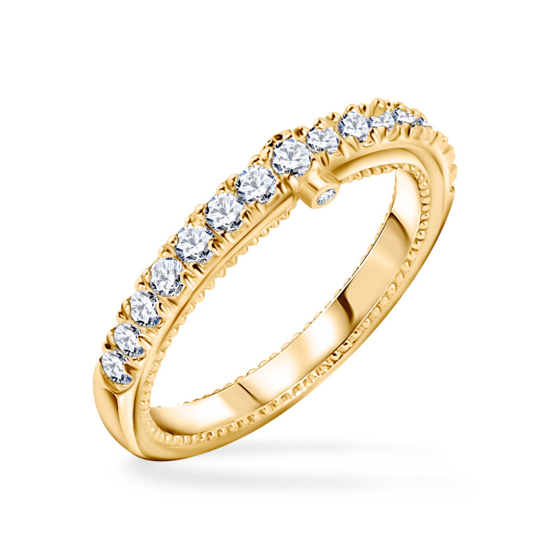 Obrączki z diamentami z żółtego złota. Yellow gold diamond bands.