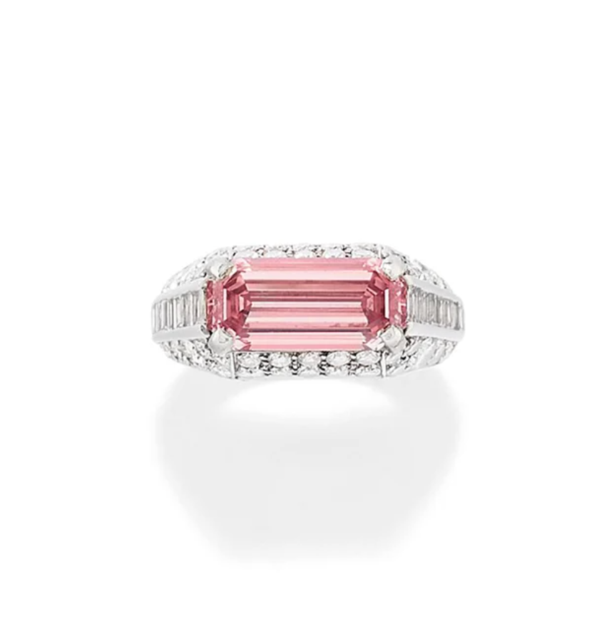 Różowy diament 3,18 ct (Fancy Intense Pink) — rekordowa sprzedaż na aukcji w Turynie