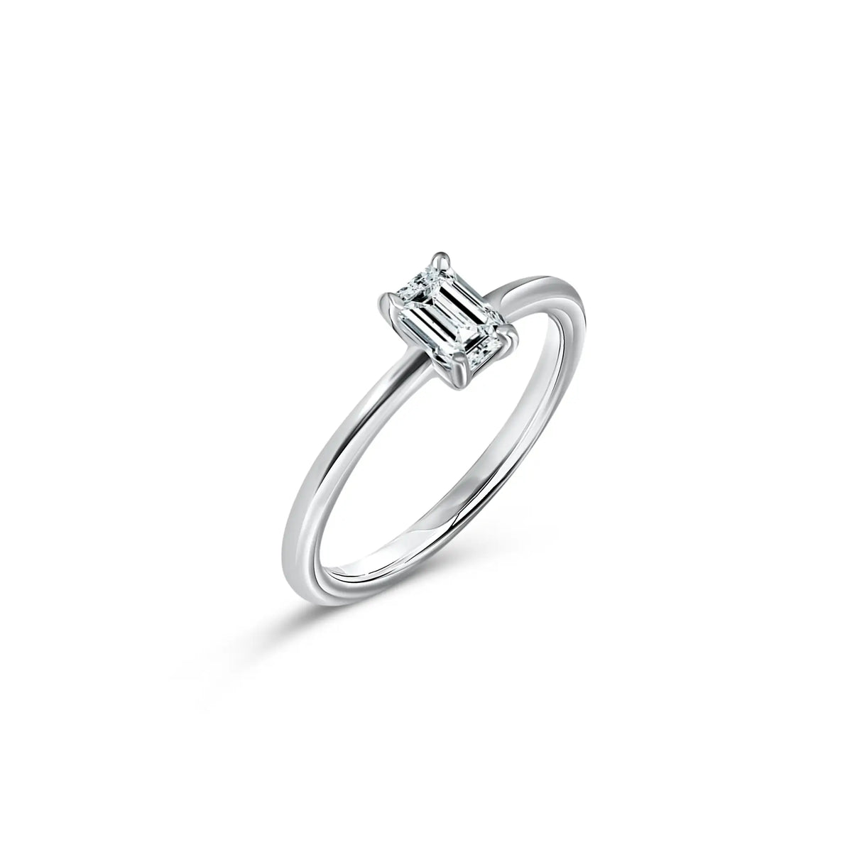 Modern Emerald - pierścionek z diamentem 0,37ct w szlifie emerald cut