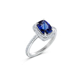 Royal Blue — pierścionek z szafirem w szlifie cushion i podwójnym halo diamentów