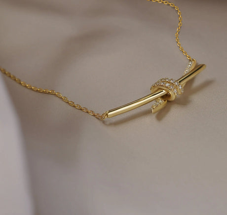 Golden Knot zawieszka z łańcuszkiem