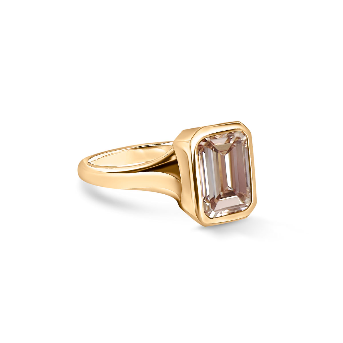 Minimalist Signet Engagement Ring z koniakowym diamentem