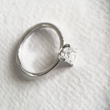 Pierścionek zaręczynowy z diamentem princess