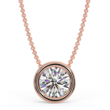 Zawieszka w różowym złocie z diamentem 0,40ct, close up