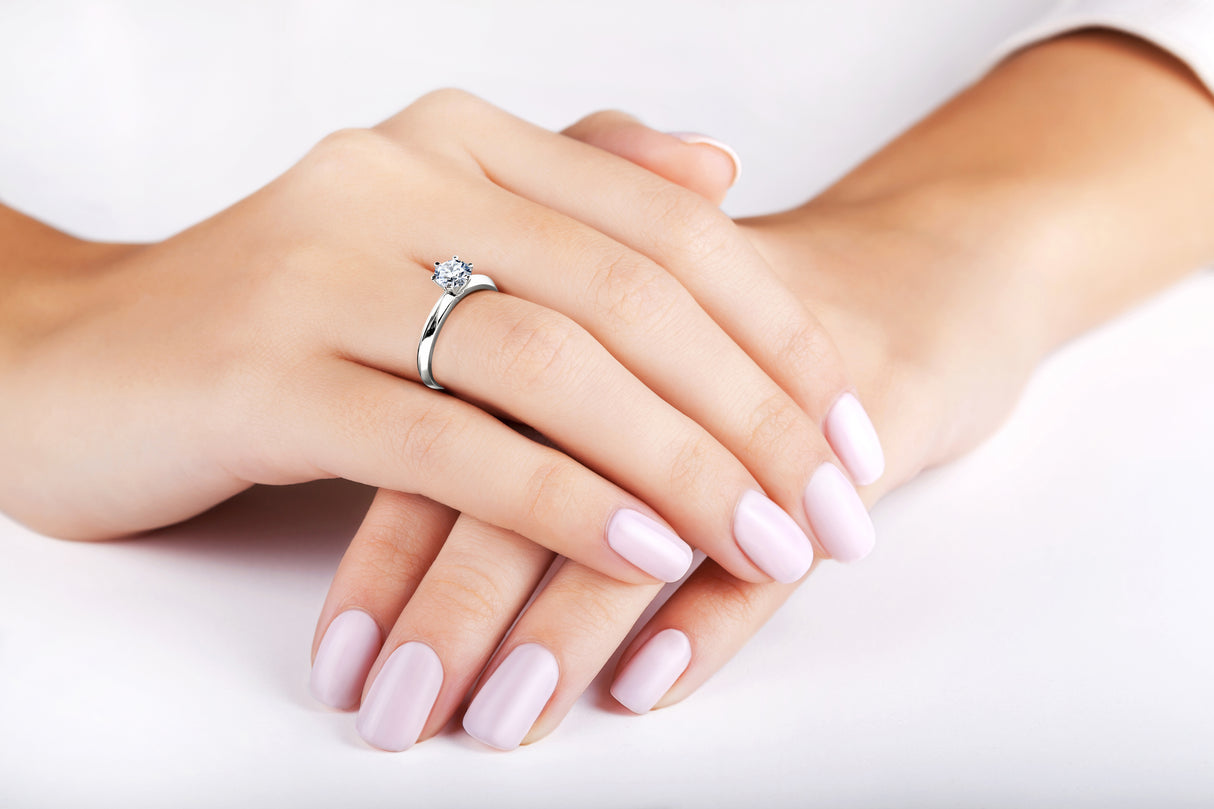 Pierścionek z białego złota z diamentem 0,60 ct Lab Grown