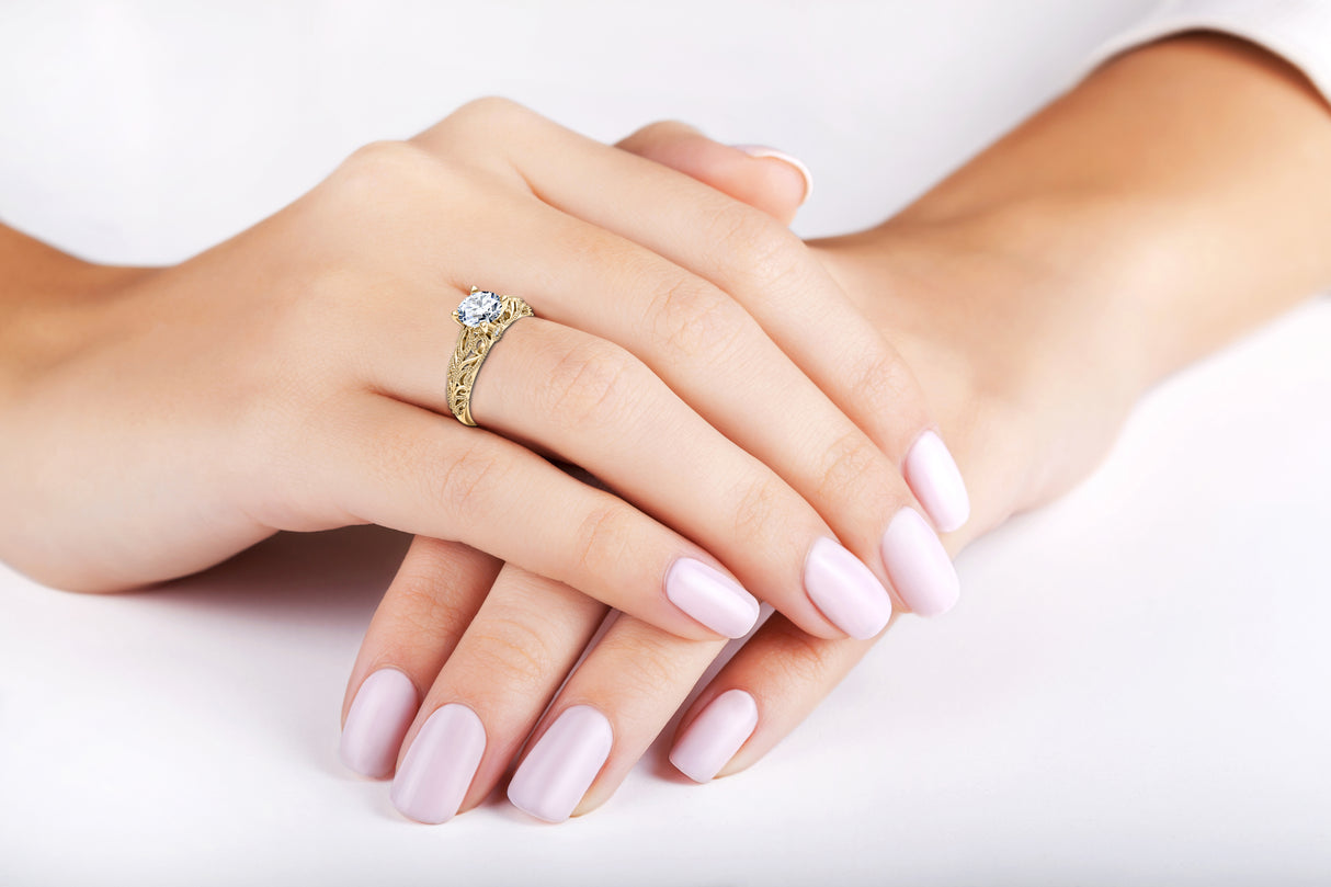 Dekoracyjny pierścionek z diamentem 0,50ct
